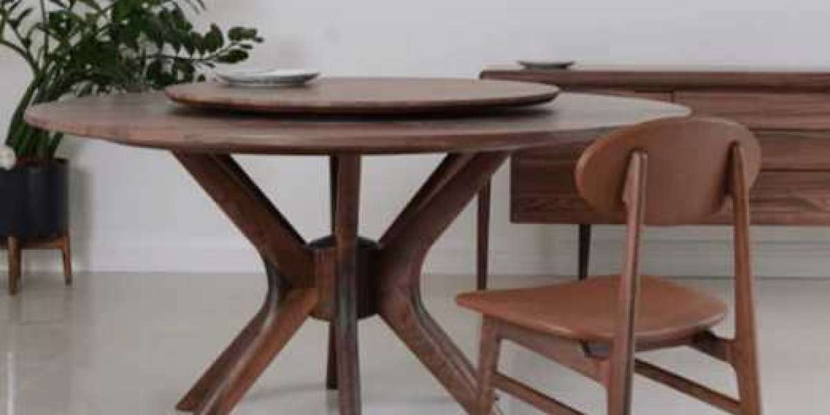 Understand the advantages and disadvantages of different wood types and choose the best choice for large square dining t